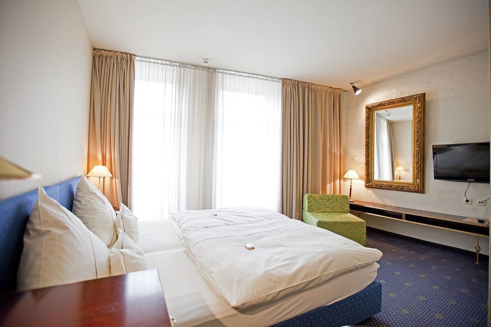 נוימרקט אין דר אוברפפלץ Hotel Lehmeier מראה חיצוני תמונה