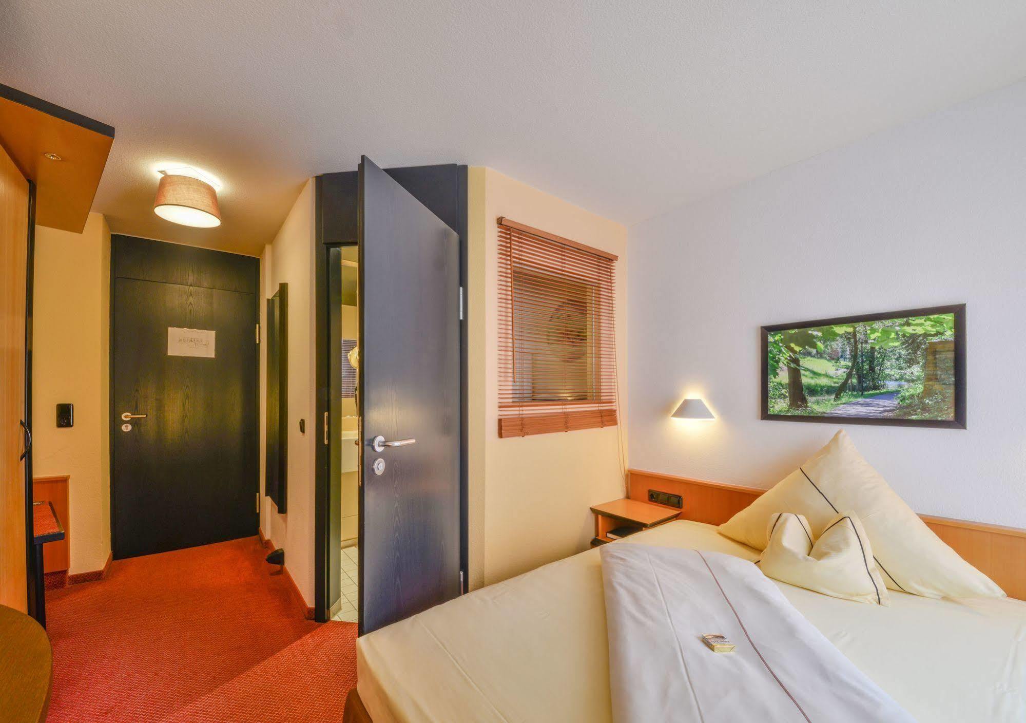 נוימרקט אין דר אוברפפלץ Hotel Lehmeier מראה חיצוני תמונה