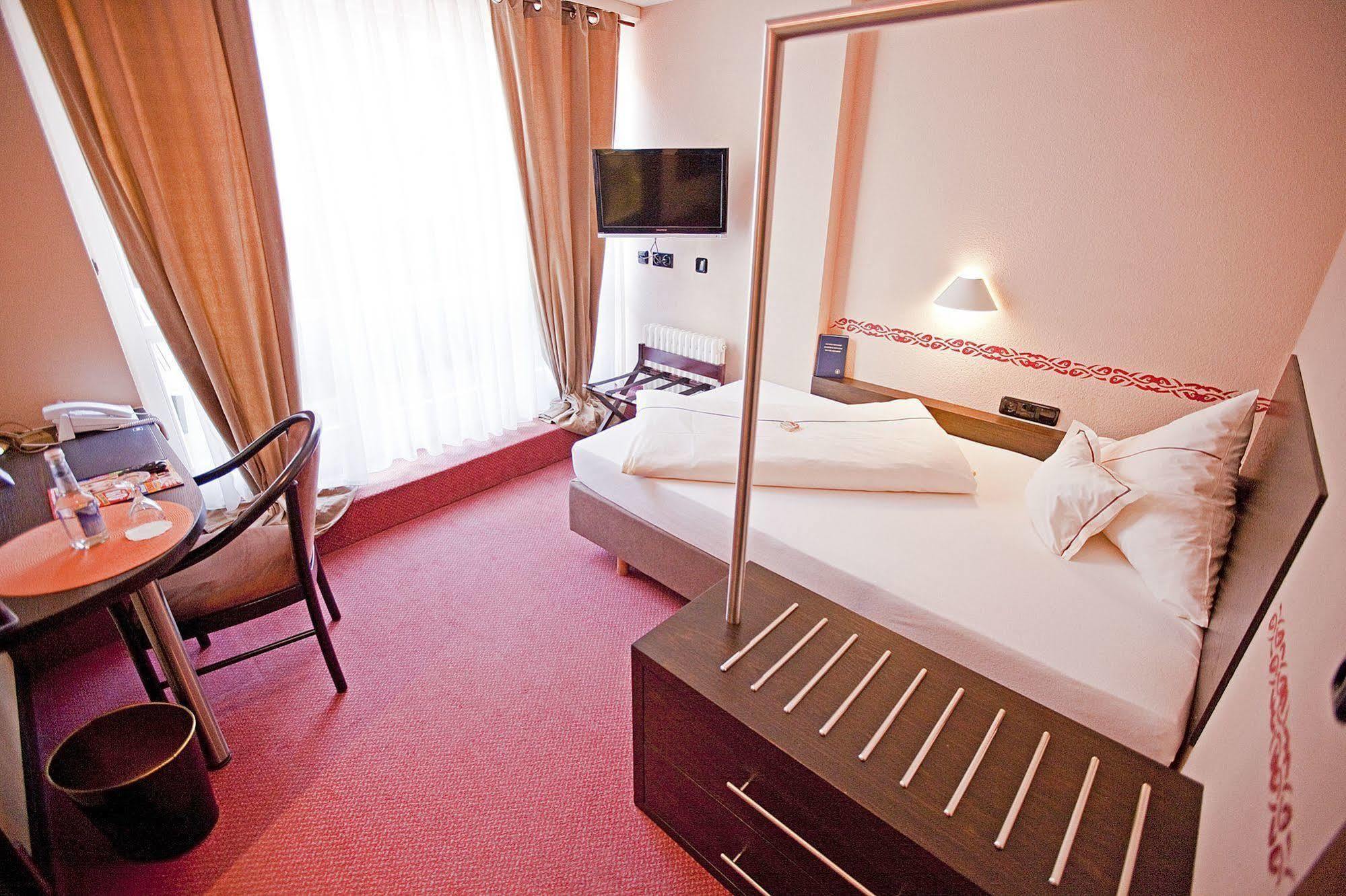 נוימרקט אין דר אוברפפלץ Hotel Lehmeier מראה חיצוני תמונה